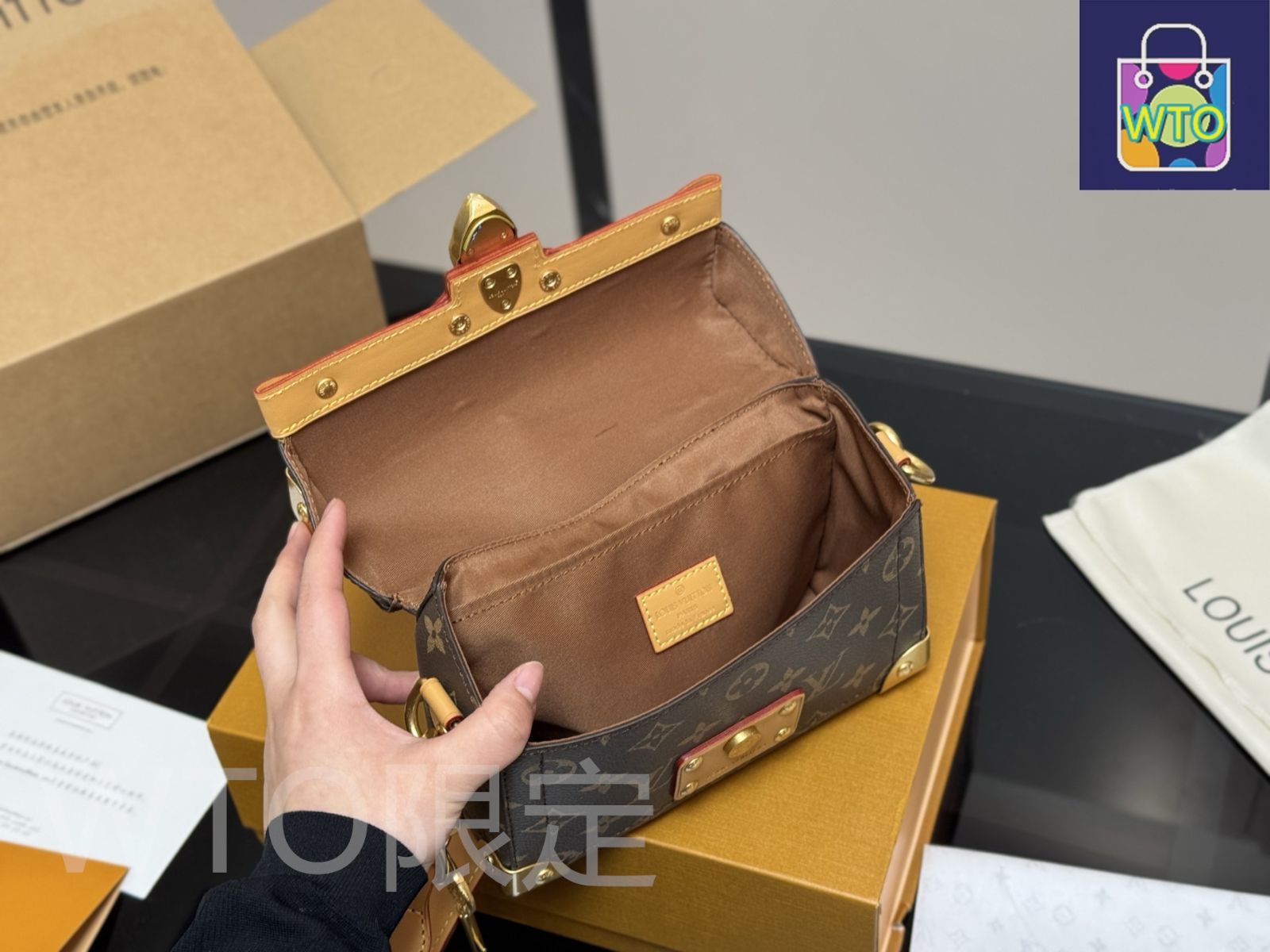ルイ ヴィトン LOUIS VUITTON モノグラム ミニソフトトランク ルイヴィトン モノグラム ミニ ソフトトランク M68906美品