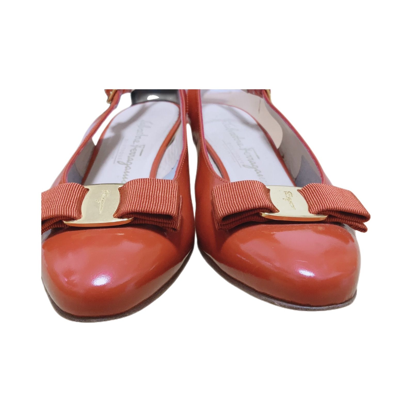 【美品】Ferragamo サルヴァトーレフェラガモ パンプス ヴァラリボン History】 サルヴァトーレ フェラガモのヴァラと新生ヴィヴァ