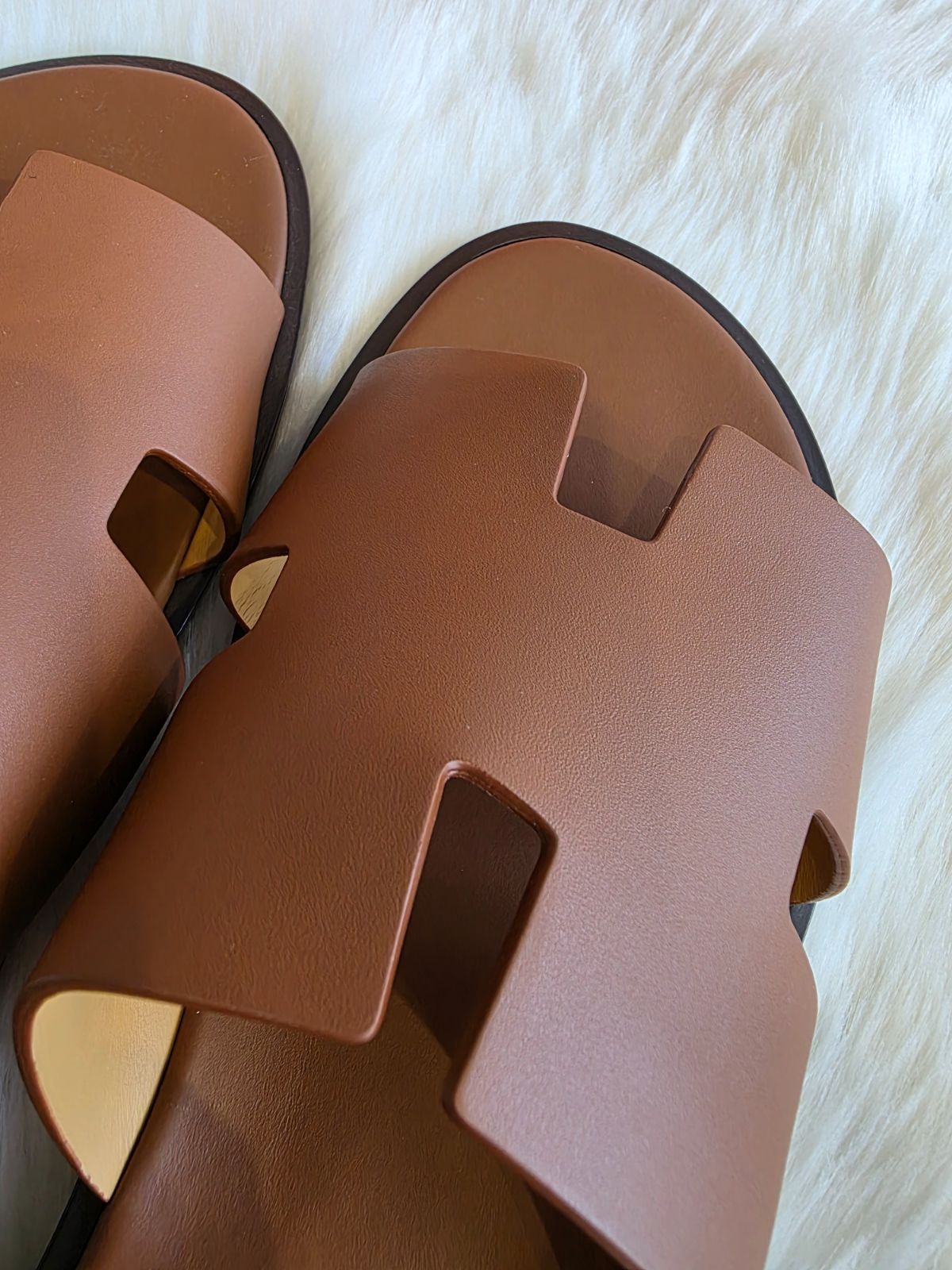 未使用　エルメス イズミール サンダル ゴールド 41.5 サンダル イズミール ゴールド 茶 41[H041141ZH] Sandals Izmir