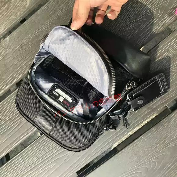 TUMIトゥミミニショルダーALPHA BRAVO 232309Dブラボ