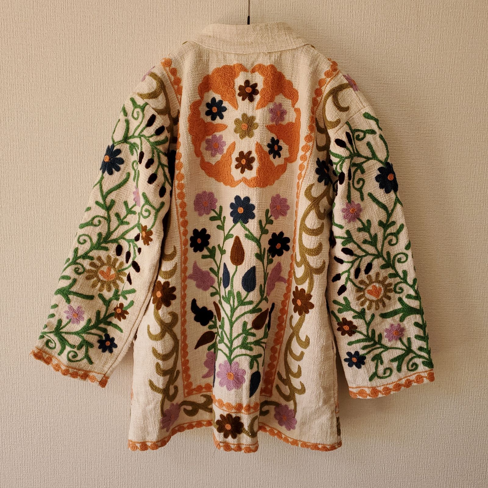 スザニカンタ刺繍ジャケットコート グレイッシュ - ノーカラージャケット