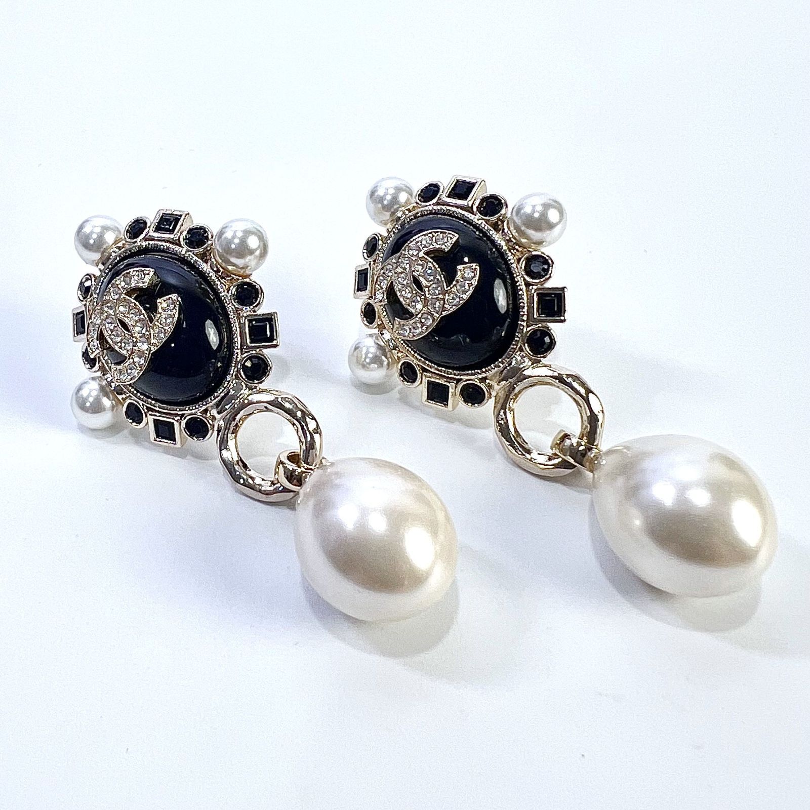 CHANEL ココマーク ラインストーン フェイクパール ピアス g_033 渋谷並木橋店】CHANEL シャネル ピアス ココマーク パール付