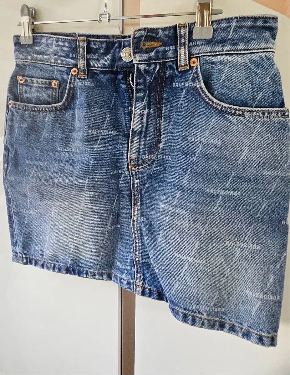 BALENCIAGA バレンシアガ デニムスカート 売ってます 38 サイズ
