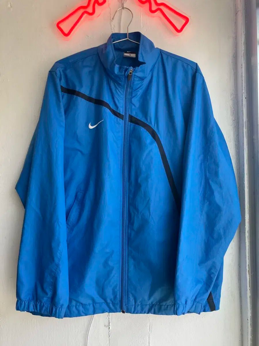 Nike ナイキ 青 ウインドブレーカー L