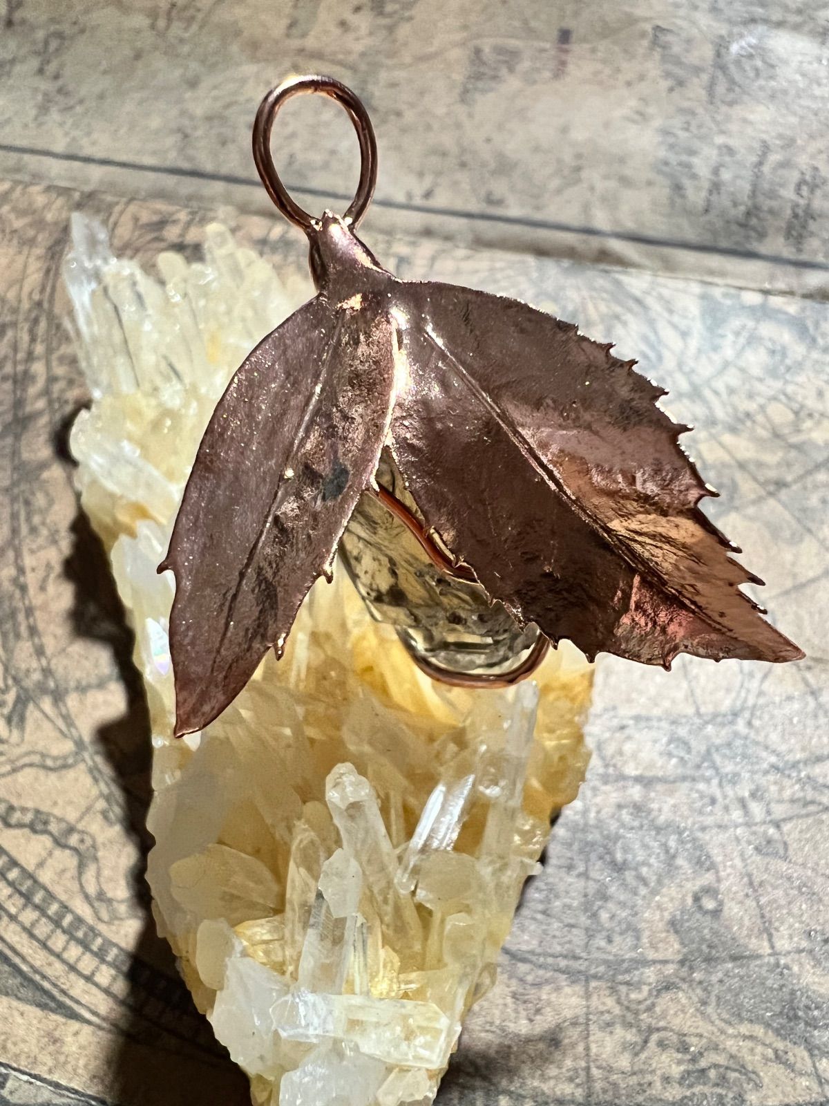 龍脈の精髄 ― 煙水晶ペンダント 逆境を超え自然と共鳴する護り 売上の一部は保護猫活動に使用させていただきます