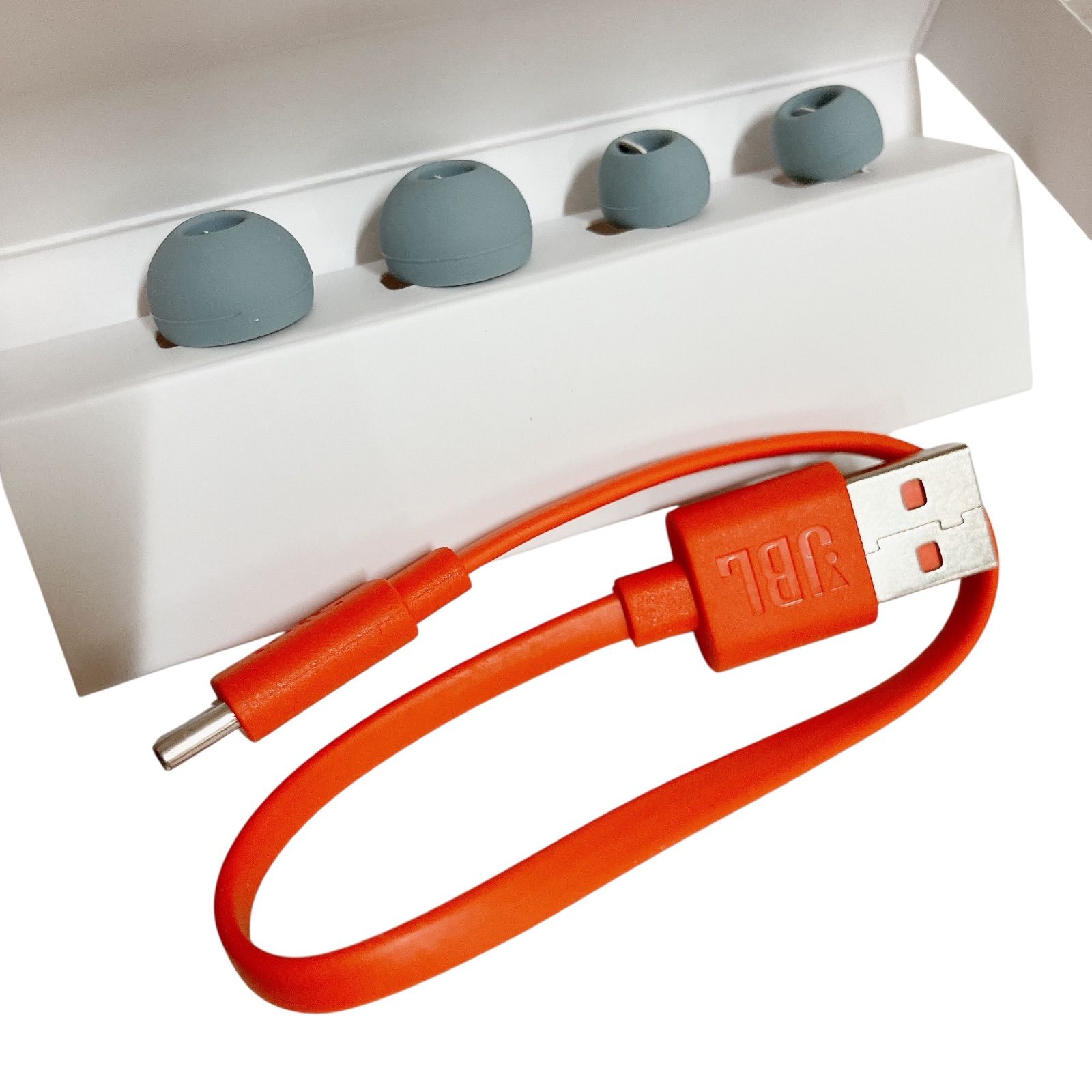 完全ワイヤレスイヤホン