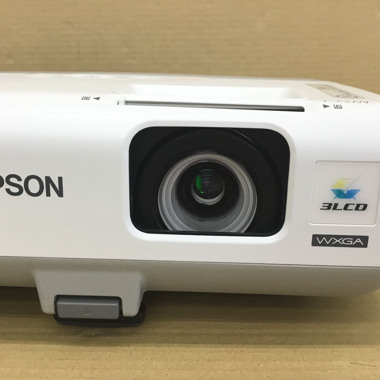 EPSON プロジェクター EB-935W 3700ルーメン ランプ使用701時間 HDMI D-SUB - メルカリ