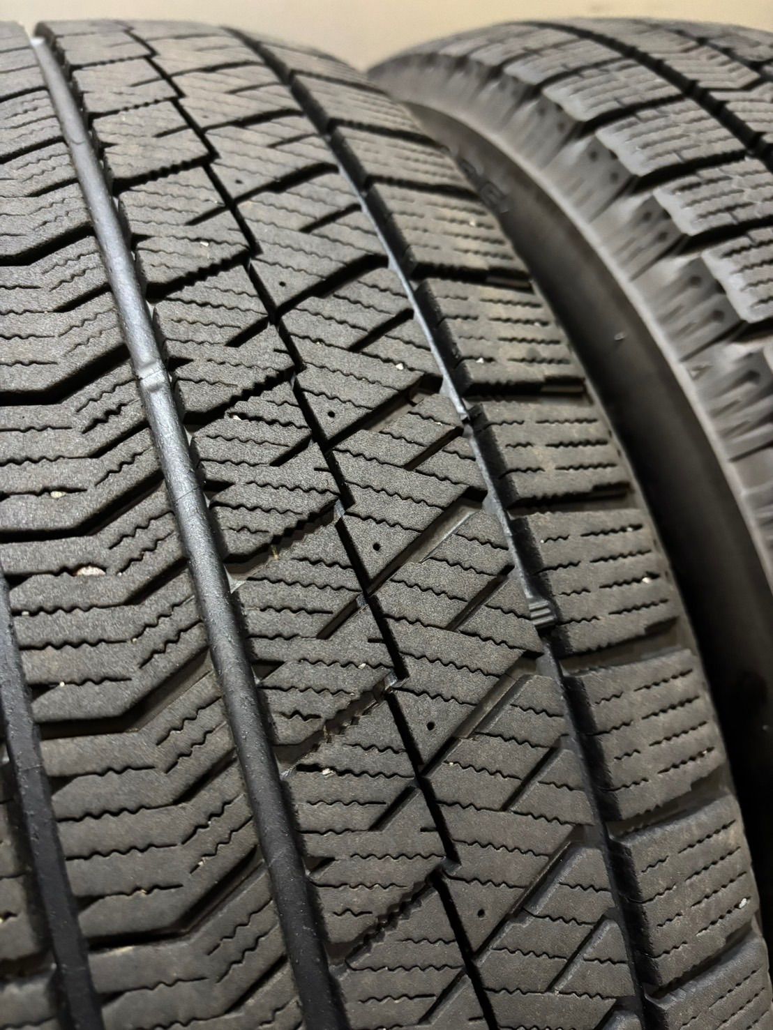 205 60R16 BRIDGESTONE VRX2 21年製 スタッドレス 4本 ブリヂストン ブリザック ノア ヴォクシー ステップワゴン 4-K409 FFCRYSTALESIA_COM