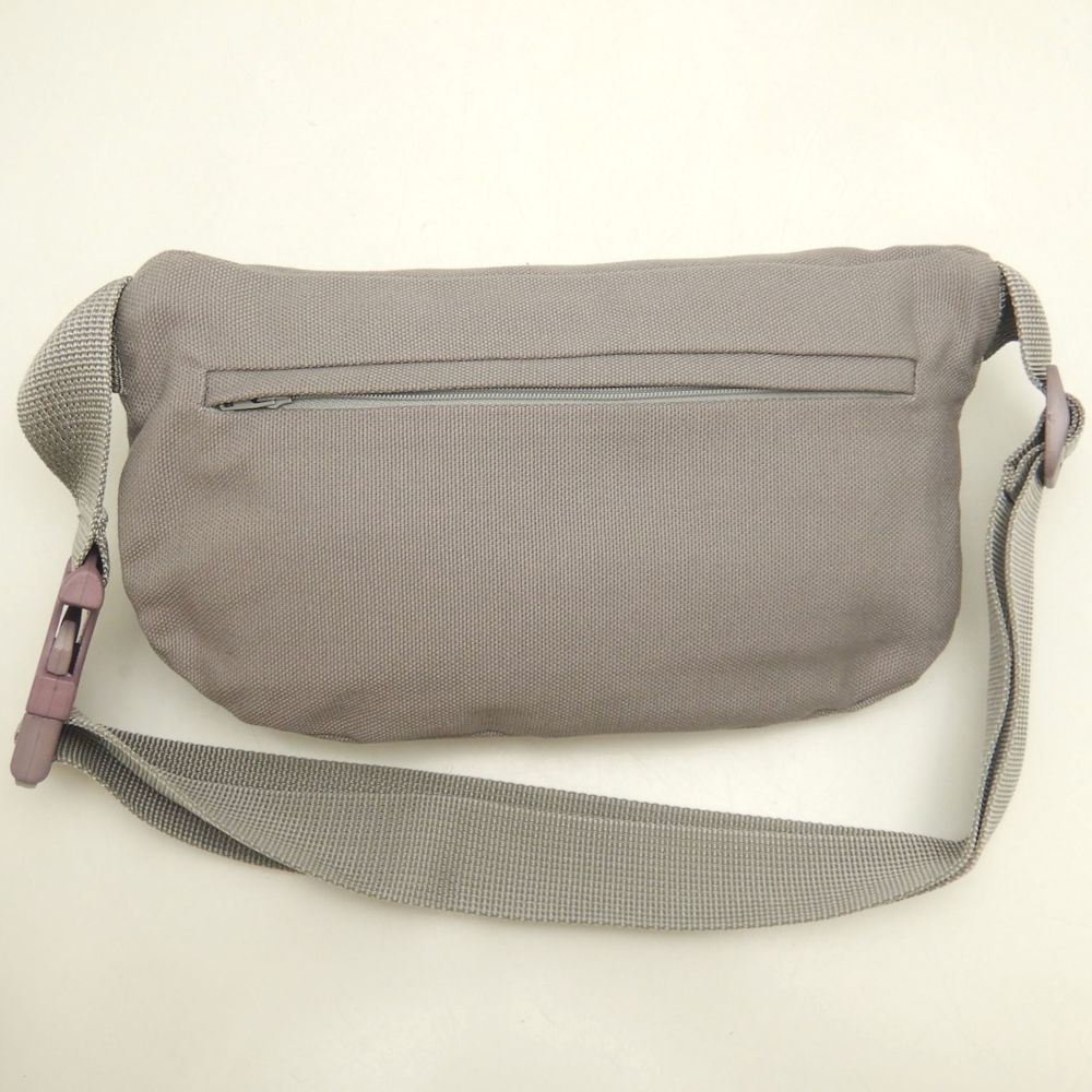 美品✨ルイヴィトン　ボディバッグ　フォンダシオン　グレー系　斜め掛け　限定　袋付 新モデル LOUIS VUITTON 美術館 ボディバッグ ルイヴィトン