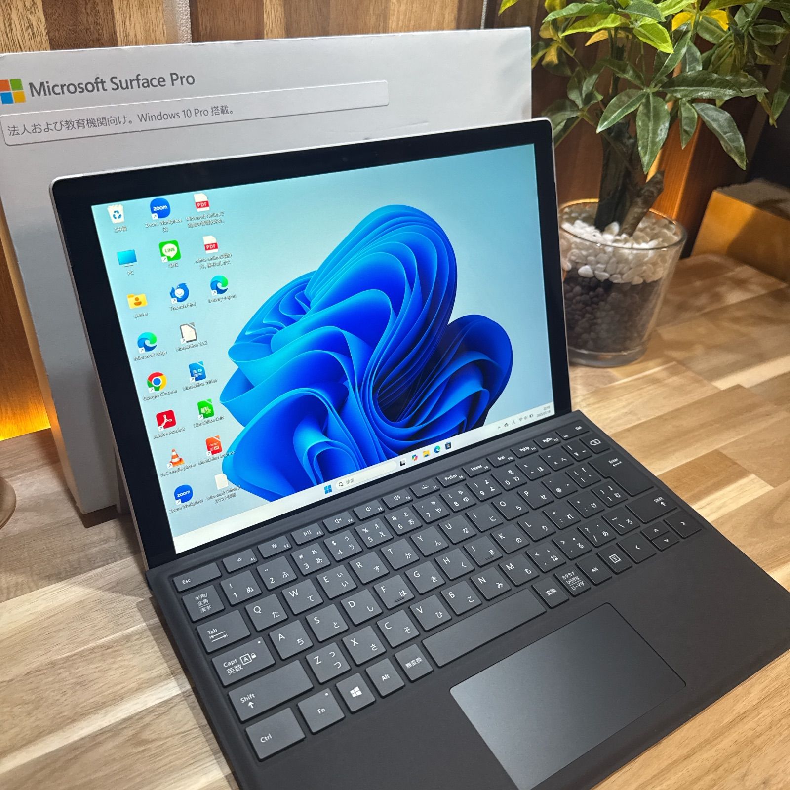 極美品2in1モデル‼️Surface Pro6☘プラチナ☘8GB☘ノートパソコン 公式ショップ限定価格❣️/ 準美品《2in1モデル》タッチパネル式