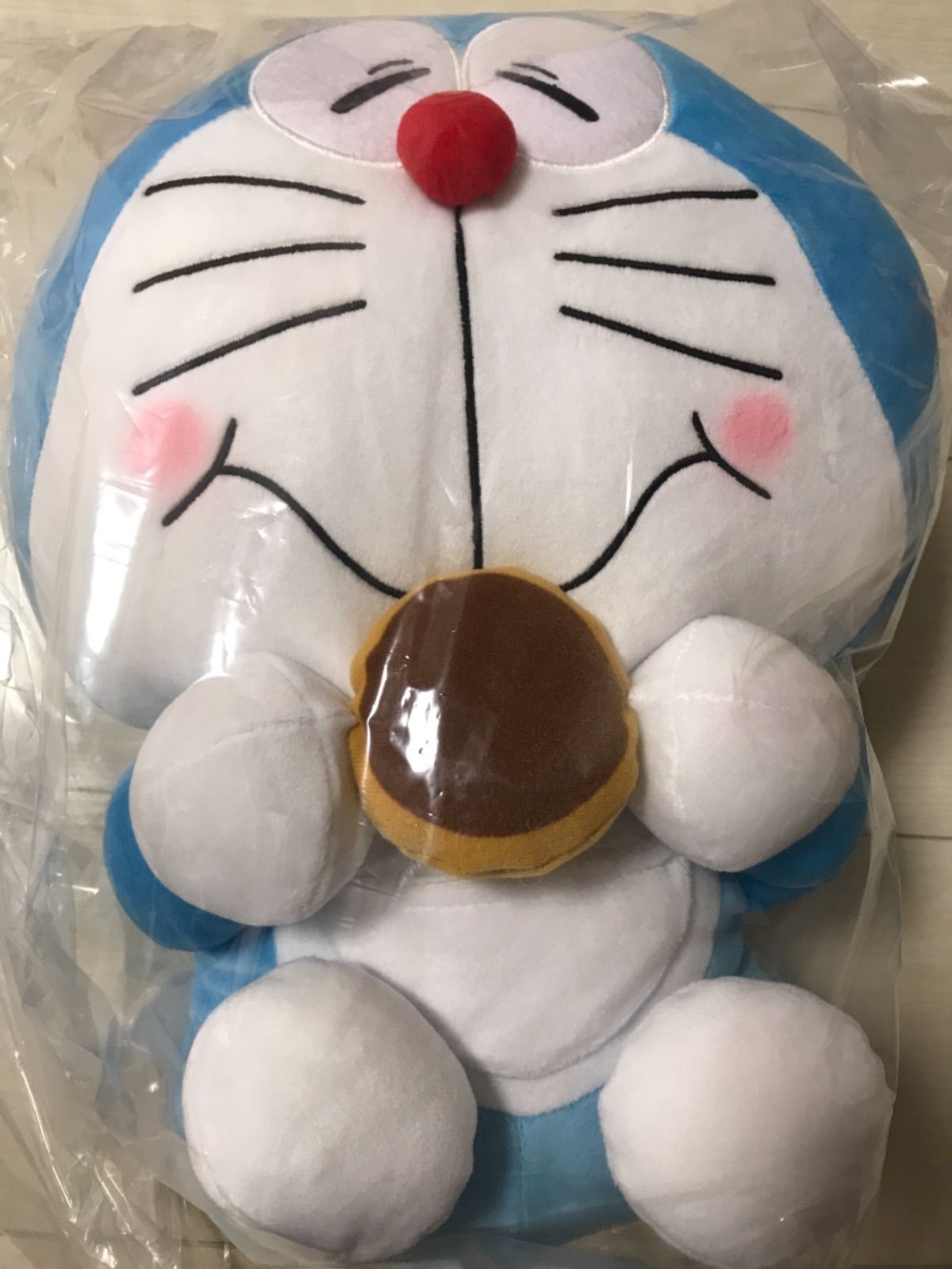 新品 ドラえもん メガジャンボもっちりどら焼きもぐもぐぬいぐるみ