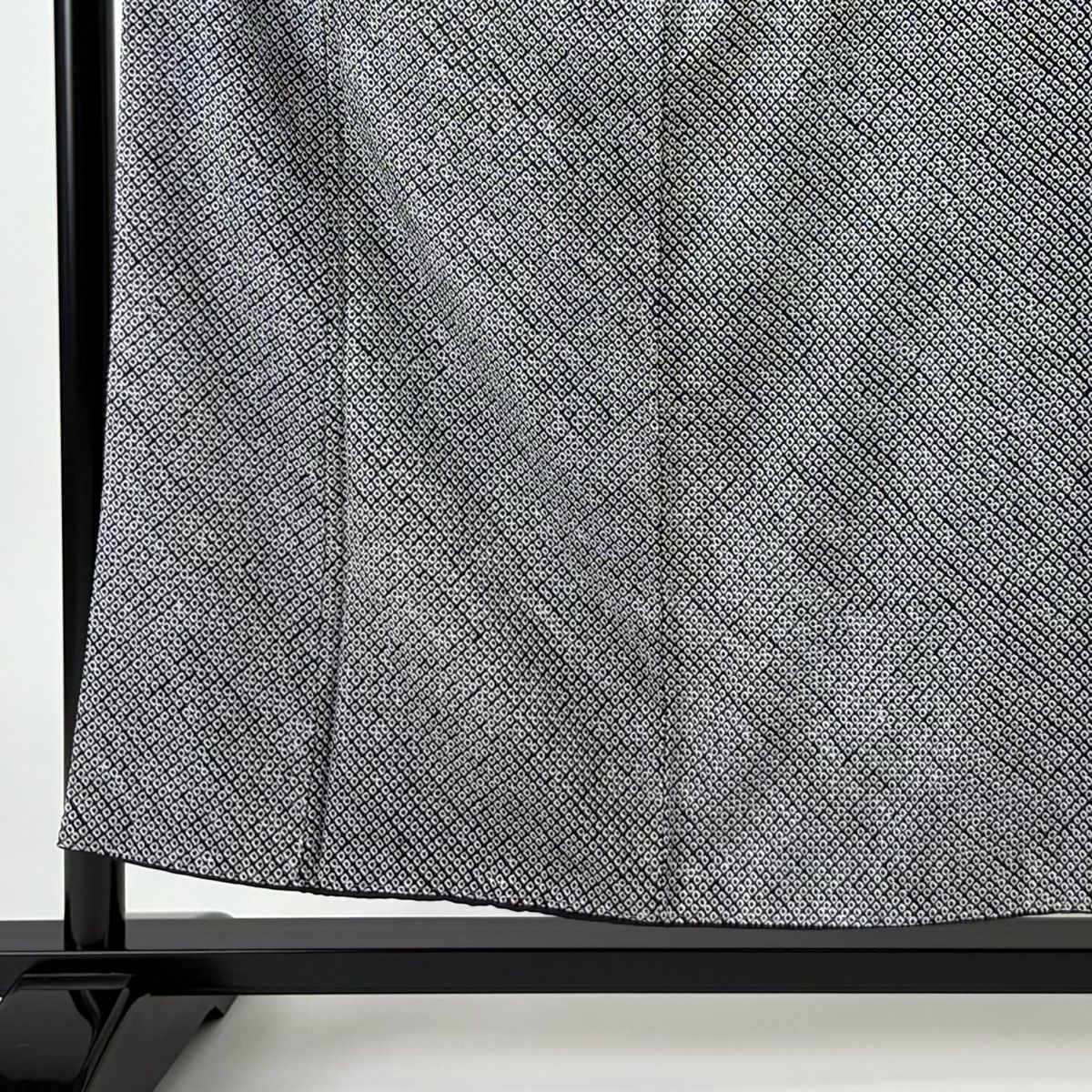 未使用品 小紋 総絞り 水色 樹木 身丈157cm 裄丈64cm 袷 お洒落 小紋 身丈157.5cm 裄丈62cm S 袷 吉澤与市 紬地 草花 幾何学模様