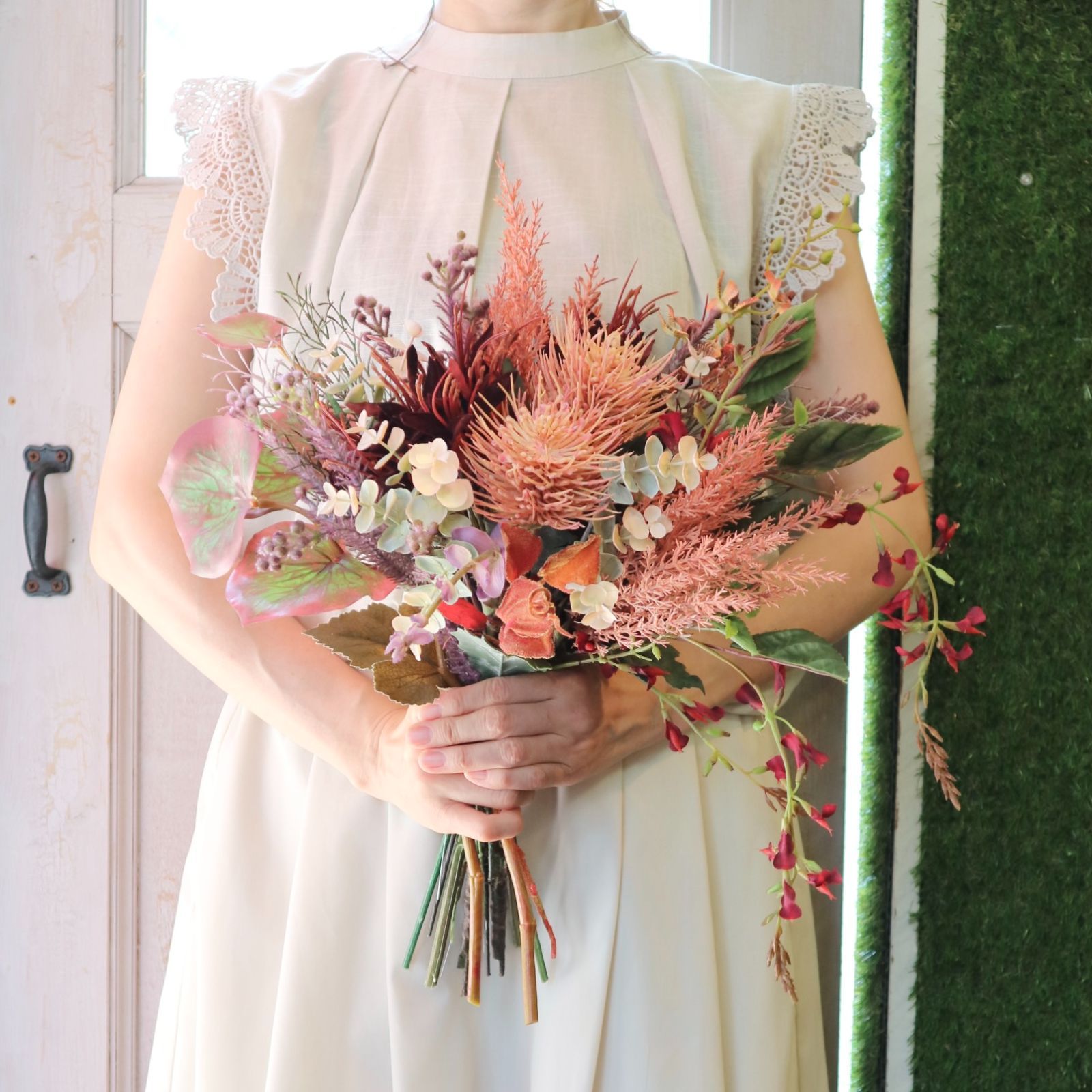 ワイルドクラッチブーケ　ウェディングブーケ　ウェディングや海外挙式前撮りに ウェディングブーケ 前撮り 結婚式