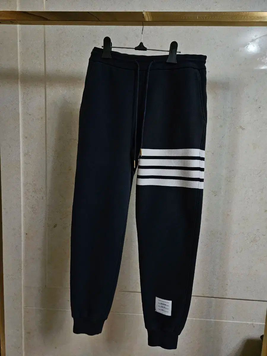 Thom Browne(トム・ブラウン) ジョガーパンツ グレー 0 サイズ トム