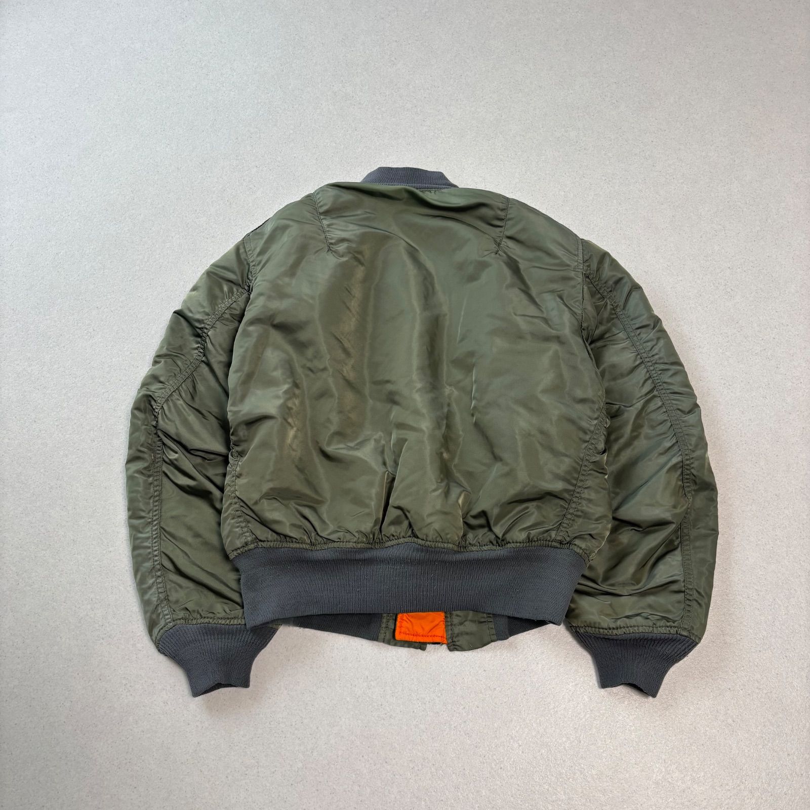 80s アルファインダストリーズ MA-1 usa 黒タグ L カーキ Alpha Industries】80s USA製 旧タグ MA-1 レプリカ フライト