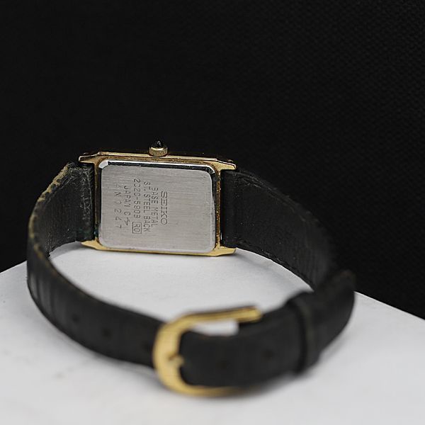 稼働 良品 セイコー QZ 2C20-590B 黒文字盤 レクタンギュラー