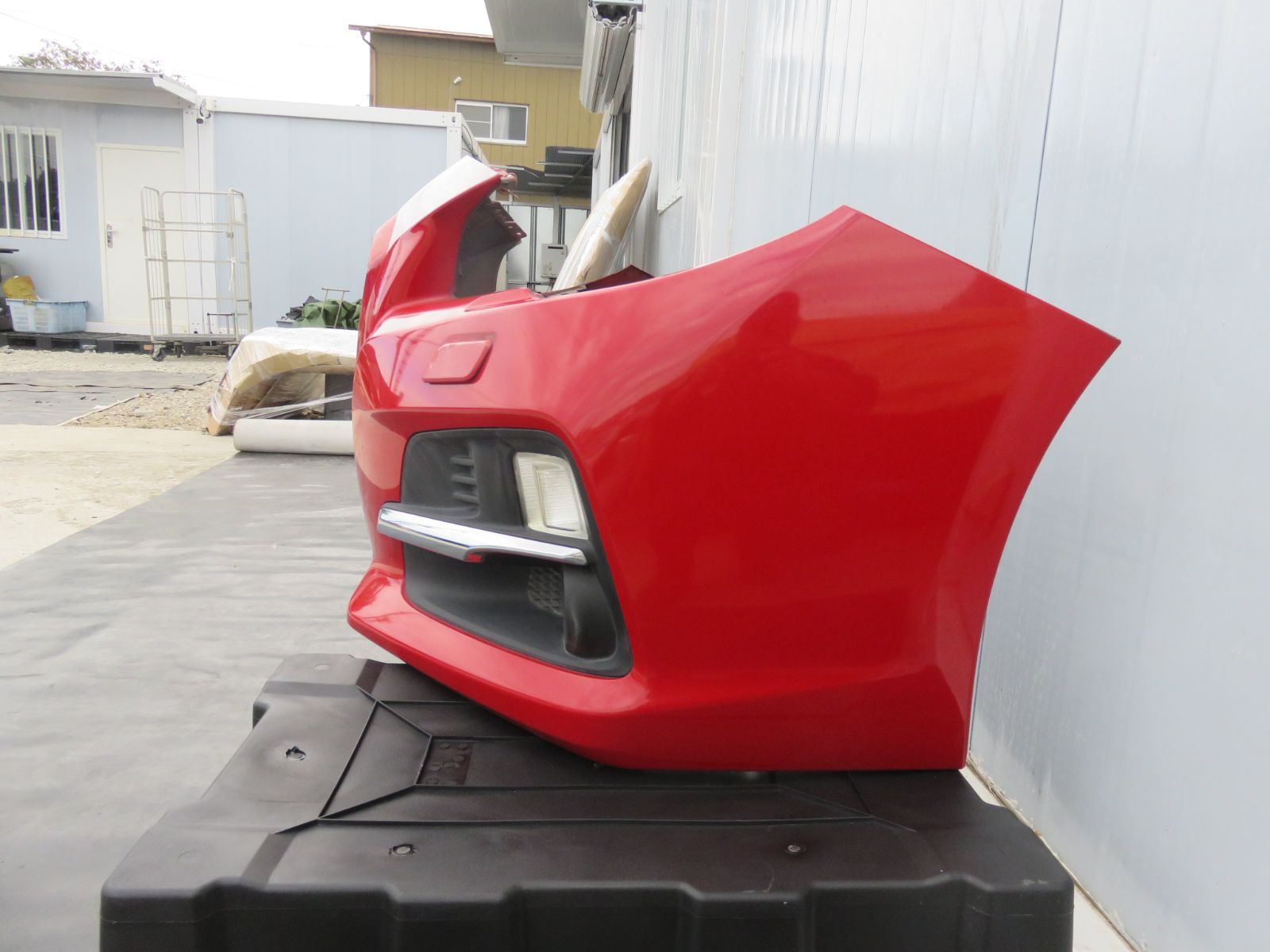 SFC2329 スバル VM4 VMG レヴォーグ 純正 フロントバンパー C7D