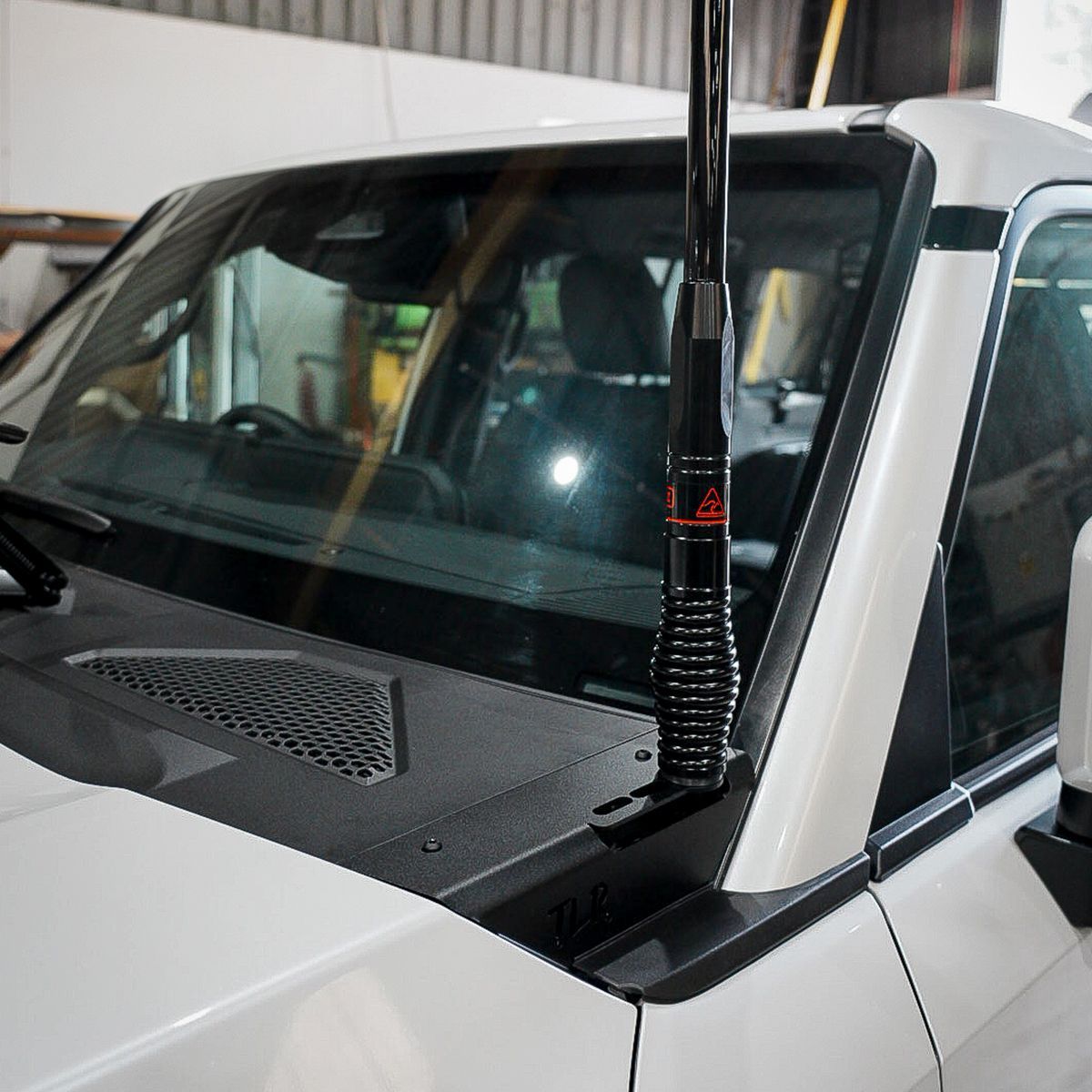 助手席側 ランクル 250 TLR アンテナ フォグランプ ブラケット GME マウント TRJ250 GDJ250 ランドクルーザー