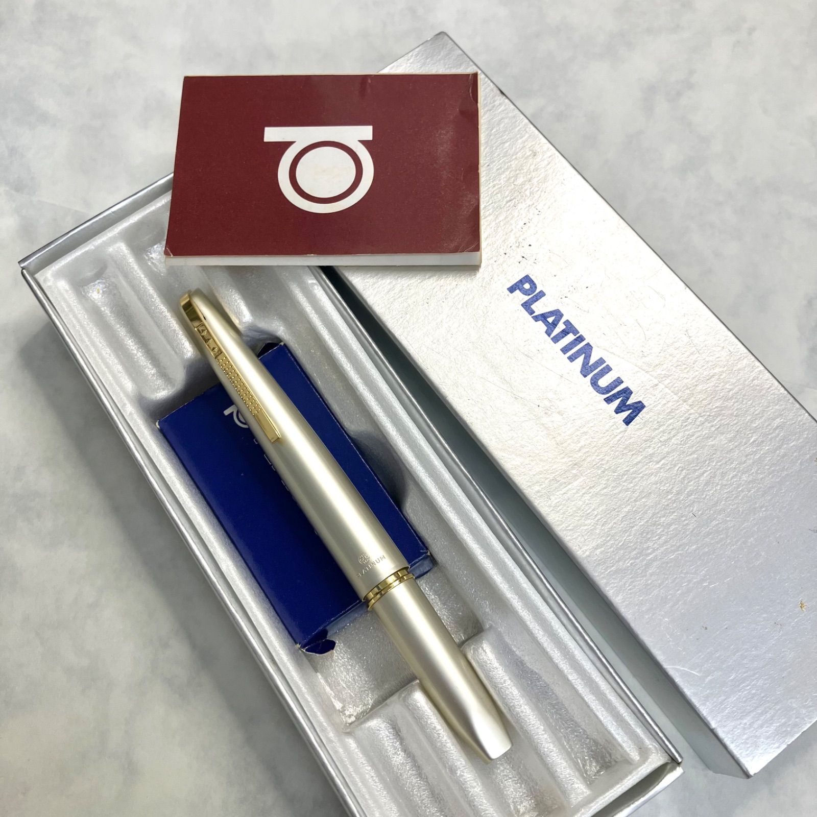 PLATINUM 18K 万年筆 中字 プラチナム カラー ゴールド ブラック
