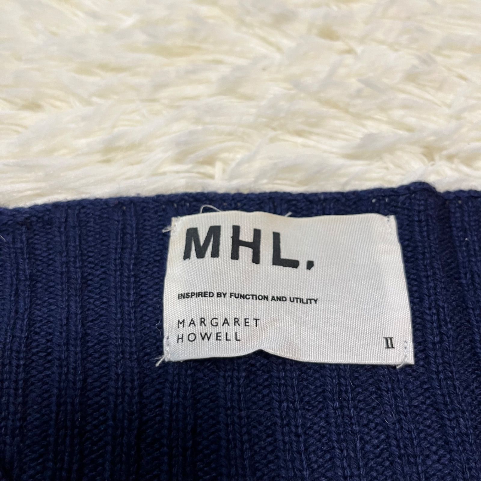 MHL. MARGARET HOWELL エムエイチエル. マーガレットハウエル Vネック 