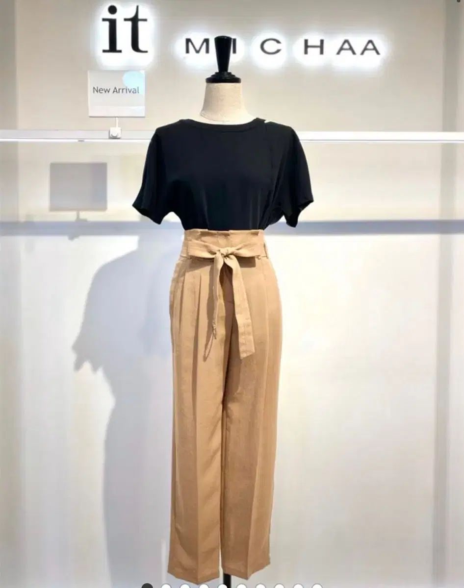 itMICHAA イッミシャ ハイウエスト ベルト付き パンツ