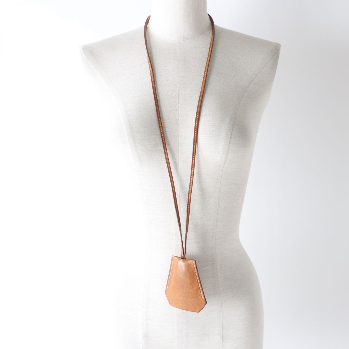 良品☆HERMES エルメス ラージ クロシェット キーリング付き レザー 
