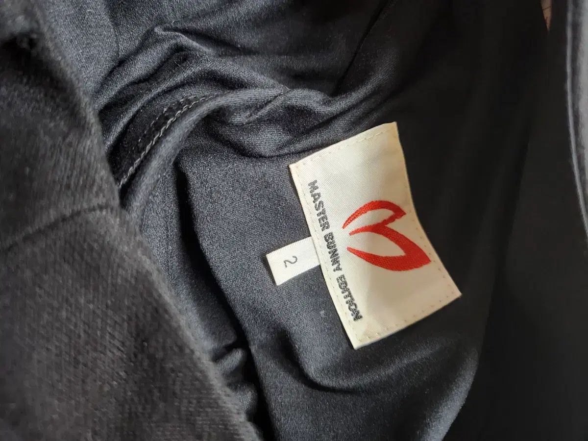 マスターバニーエディション プリーツスカート ブラック LLC-HASEGAWATOSO_COM