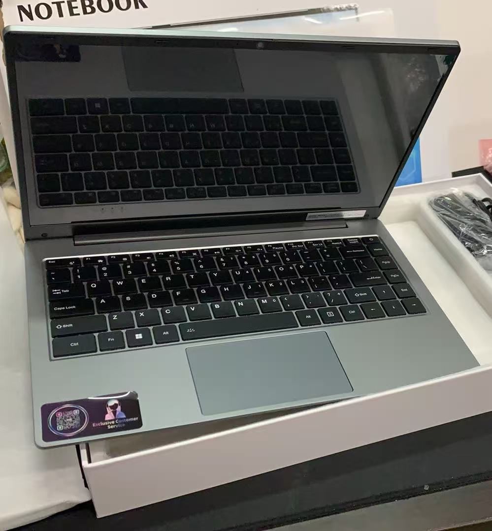 ノートパソコン 14インチ