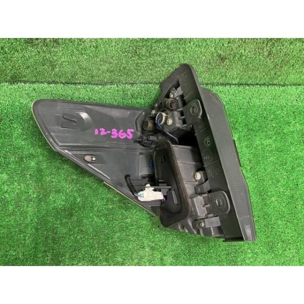 ヴェルファイア ANH25W 右テールランプ・テールライト 2.4X コイト 58