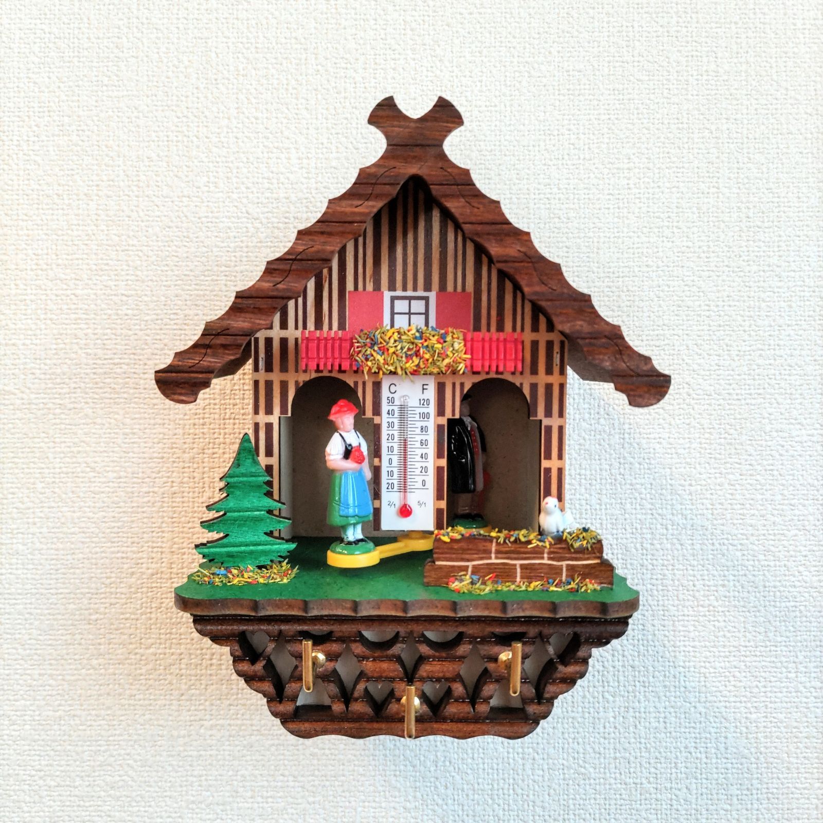 ドイツ　お天気ハウス　黒い森のみどり屋根のお家　キーフック付き　小鳥　No.1803　工芸品　ドイツ雑貨　木の家　木製インテリア