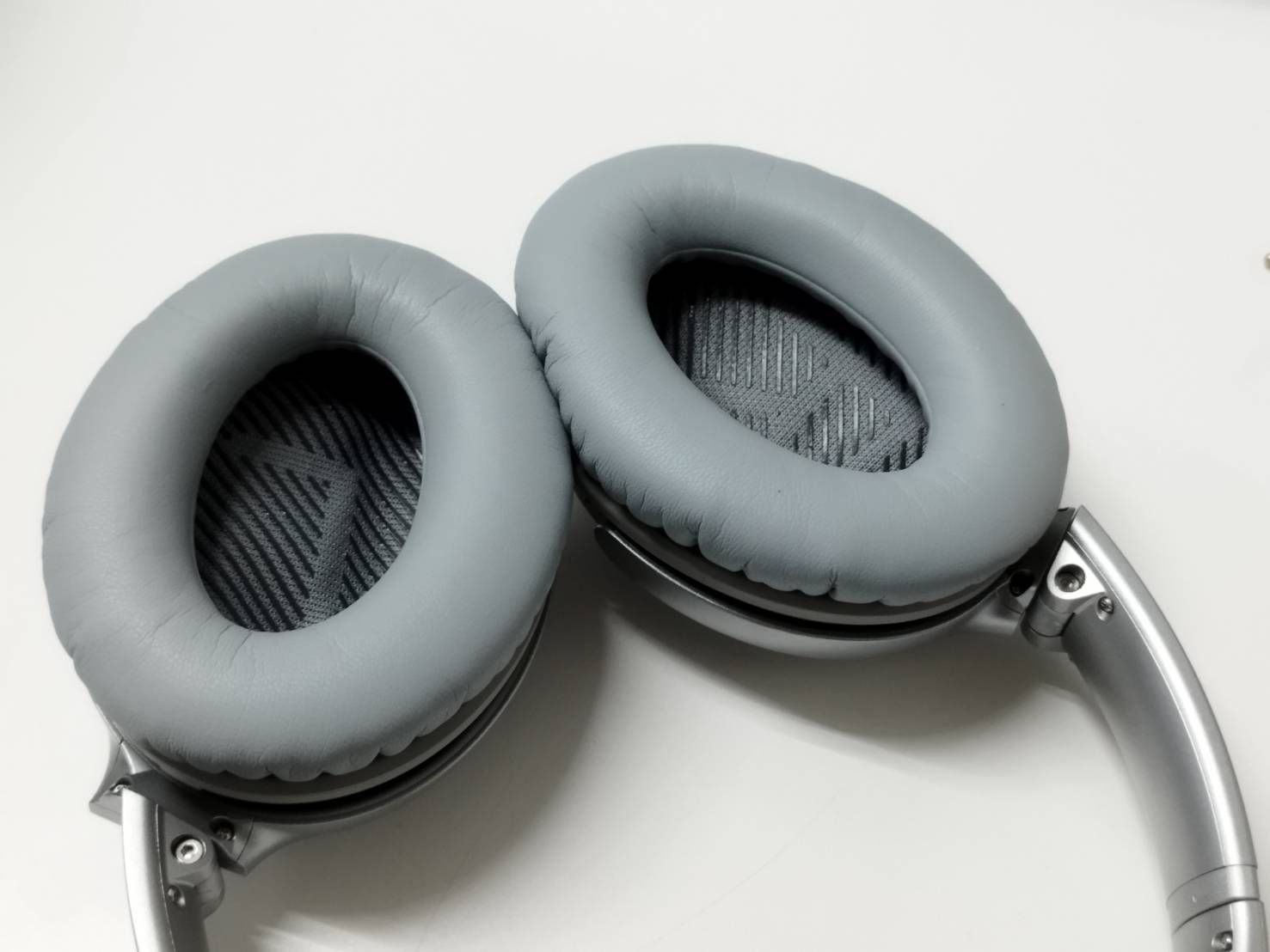 BOSE QuietComfort 35 ワイヤレスヘッドホン/シルバー/QC35 BOSE QuietComfort 35 ワイヤレスヘッドホン/シルバー/QC35
