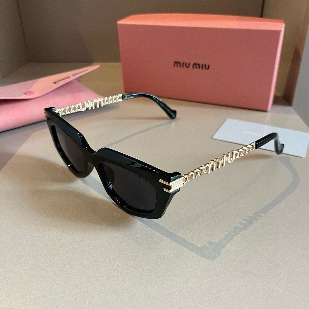 新品未使用 ミュウミュウ（Miu Miu）メガネ 猫目型サングラス、精巧なミュウミュウロゴ付き 星空モデル 女性向け偏光サングラス - メルカリ