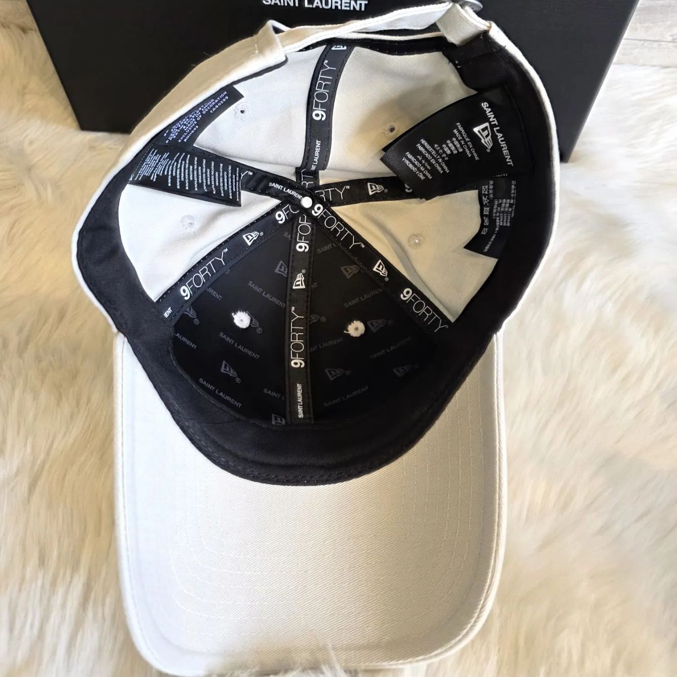 正規品　SAINT LAURENT 9FORTY キャップ ☆SAINT LAURENT (サンローラン) NEW ERA/ニューエラ ベース