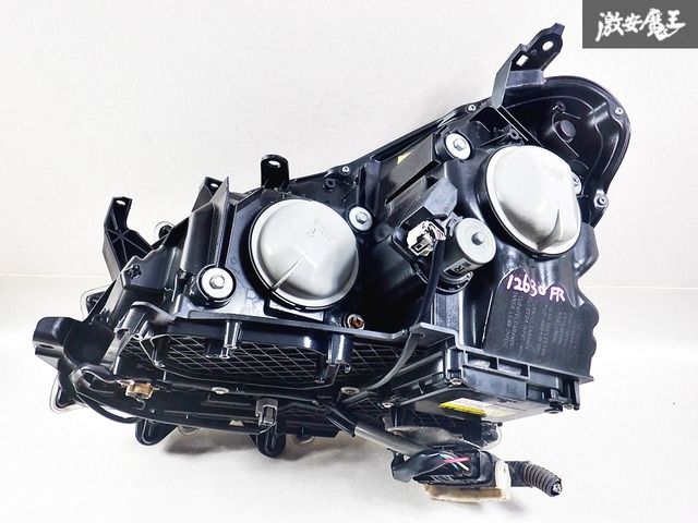 トヨタ純正 URS206