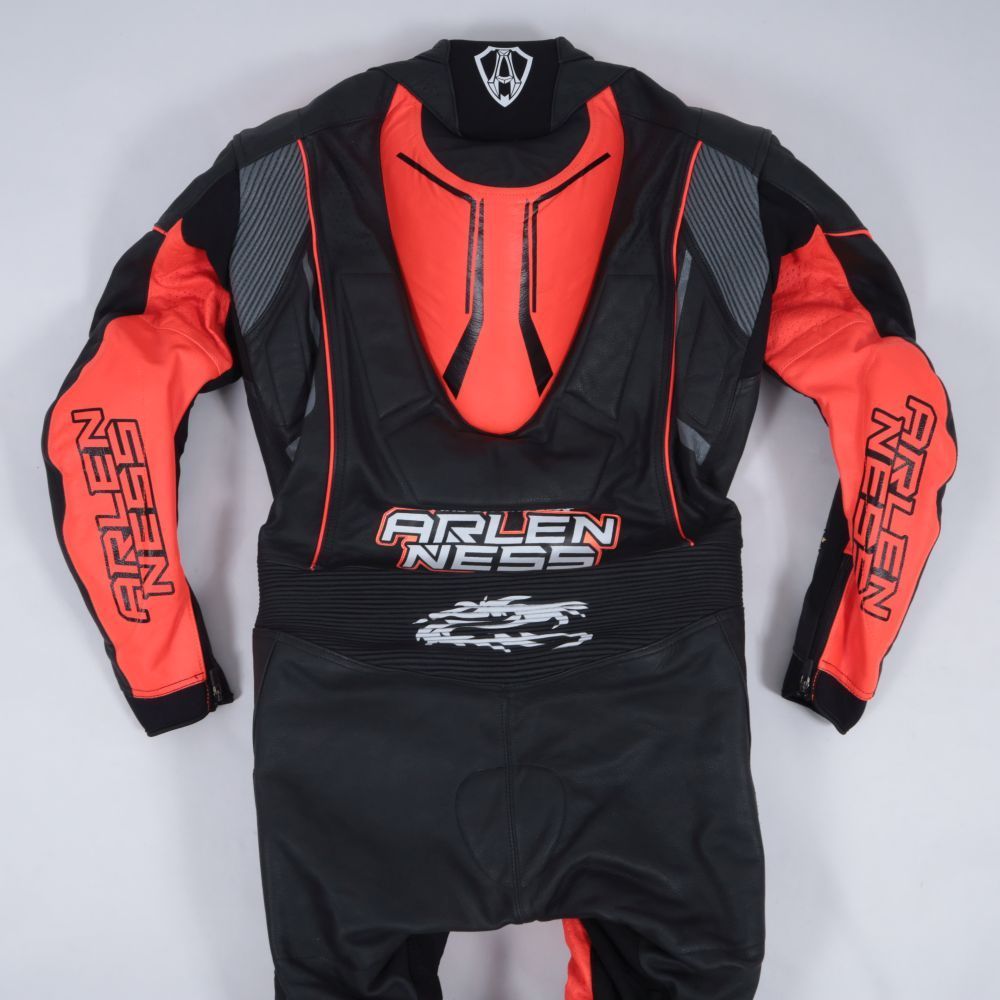ARLEN NESSサイズ52革ツナギ 黒/赤 サーキットレース走行会新品未使用 返品可◇52 アジアンフィット◇未使用 最新規格MFJ公認 LS1