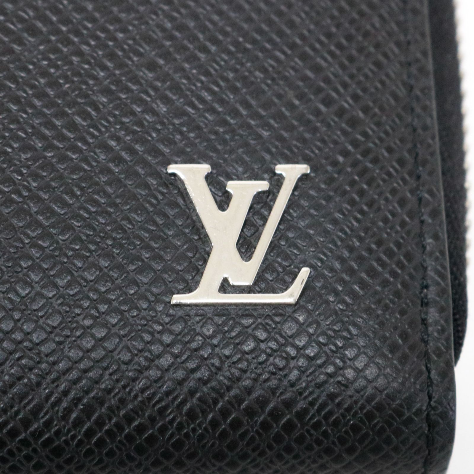 ルイヴィトン LOUIS VUITTON ジッピードラゴンヌ タイガ (レザー ルイヴィトン LOUIS VUITTON ジッピードラゴンヌ タイガ (レザー