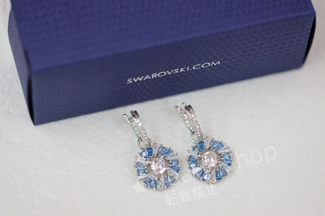 💗新品💗Swarovski  ファッショグラデーションブルードリルの花のイヤリング