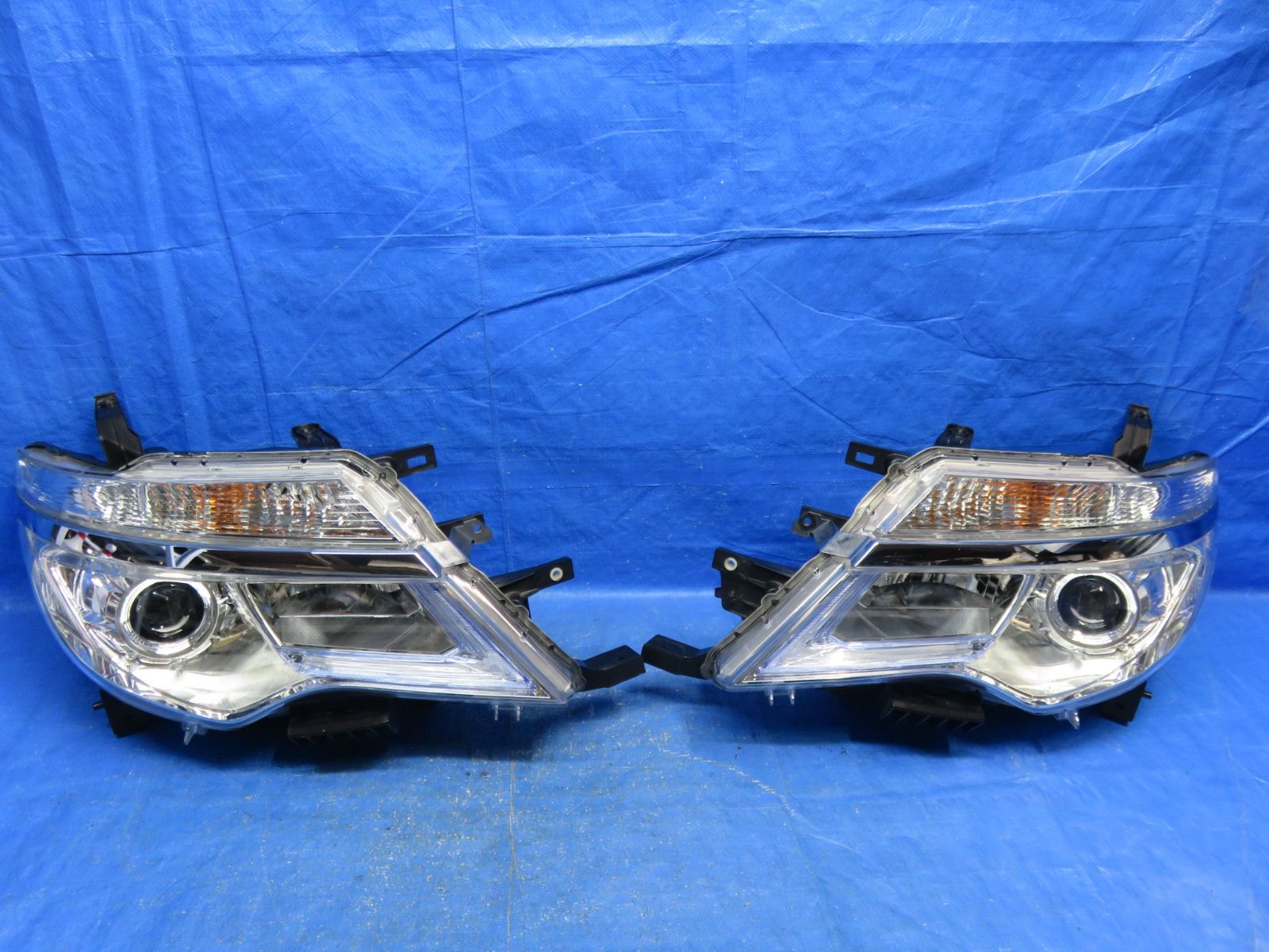 LA6895 点灯OK 日産 セレナ C26 後期 ヘッドライト LED ヘッドランプ 左右セット 純正 KOITO 100-23683 刻印T NC26 FC26 FNC26