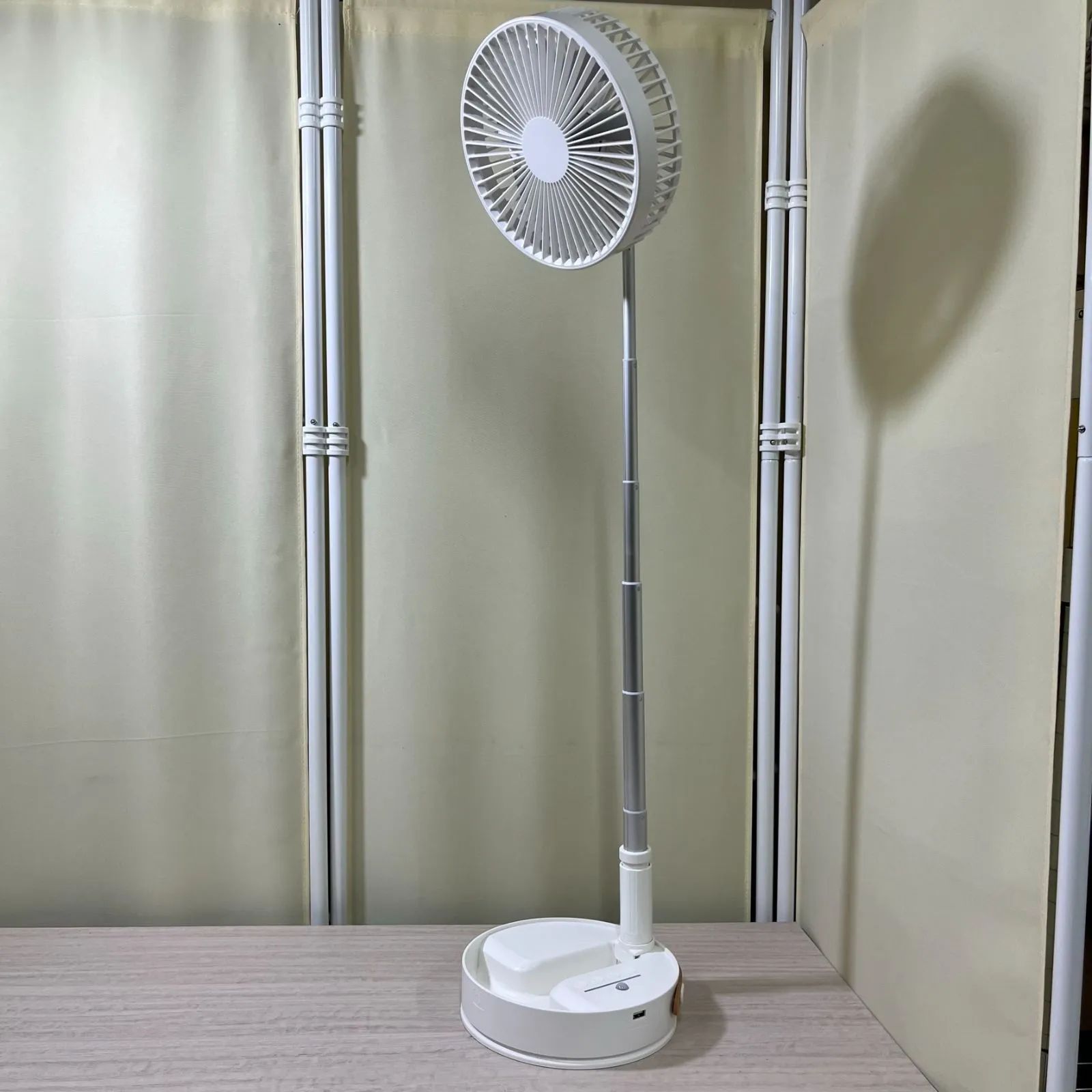 扇風機 コードレス 吊り下げ スタンド式 壁掛け おしゃれ DCモーター 左右首振り 充電式 扇風機 折りたたみ 小型 LED照明機能