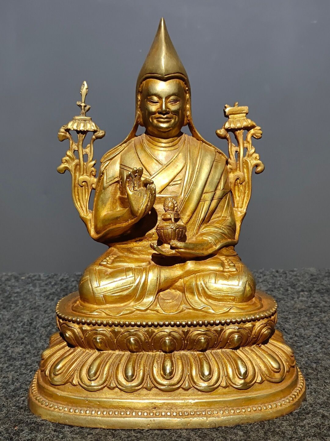 旧家蔵出し 銅製 浮彫 鏨刻 塗金 宗喀巴大師像 仏像 密宗密教 供養品 古美術品 収集家