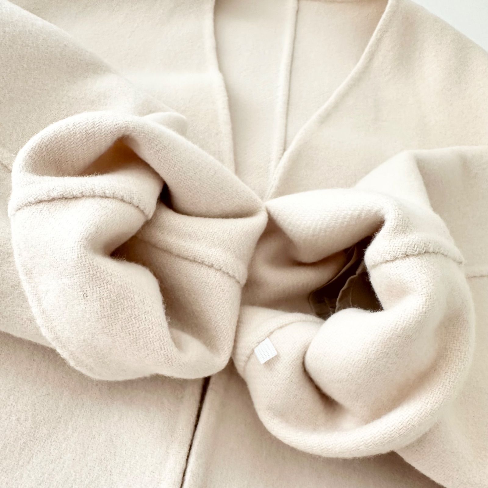 23区✨希少サイズ32 MANTECOノーカラーリバー ショートコート ベージュ ウールライトリバー ノーカラー ショートコート / 23区