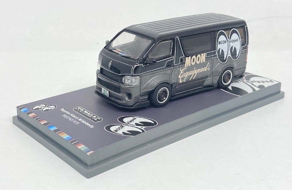 Tarmac Works 1/64 MOON EYES Toyota Hiace Widebody Mooneyes