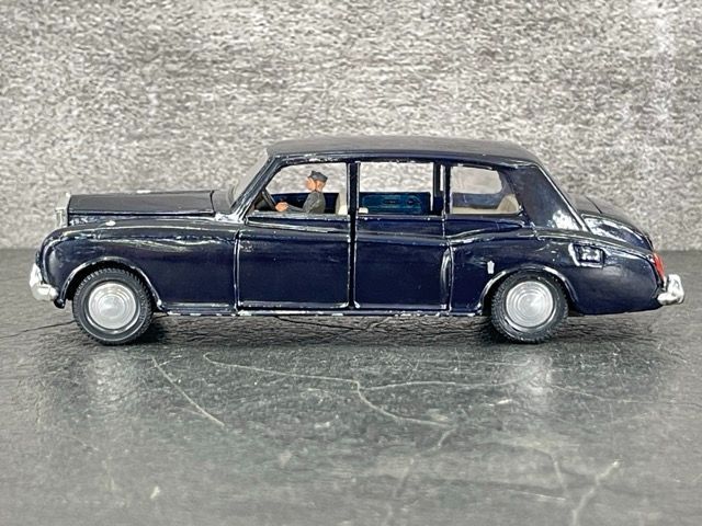 英国ディンキー　ヴィンテージ　オリジナル　ロールスロイスファンタムV　Dinky Vintage Dinky Toys Rolls Royce Phantom V 152 Black W/Driver