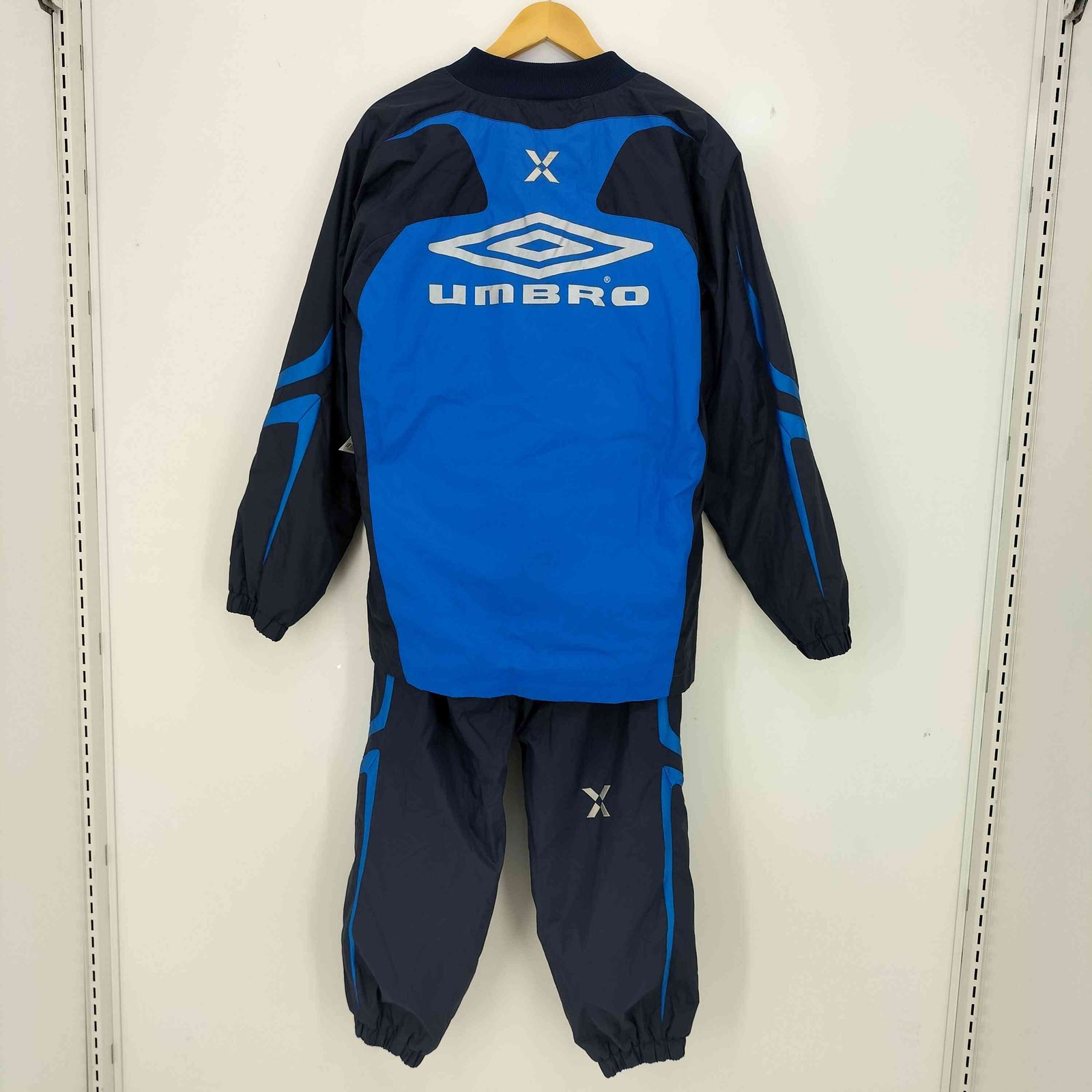ば*し様 90's〜00's UMBRO ブラック ピステ セットアップ 中綿入 90's〜00's UMBRO ブラック ピステ セットアップ 中綿入り