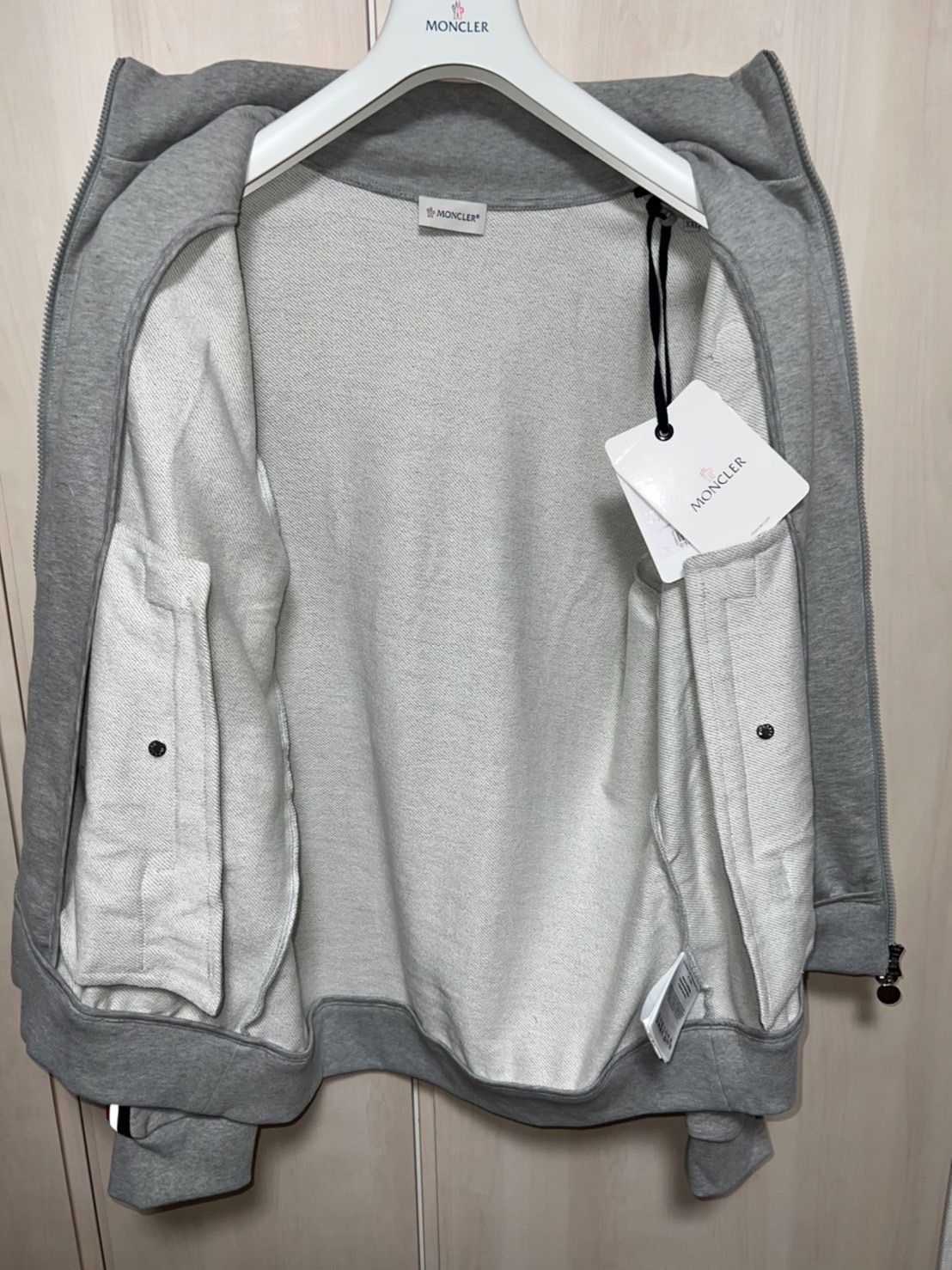 ☆新品未使用タグ付き☆MONCLER ストライプライン トラックジャージ S