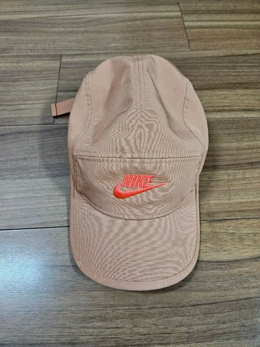 NIKE(ナイキ) 飛ぶ フューチュラ キャップ