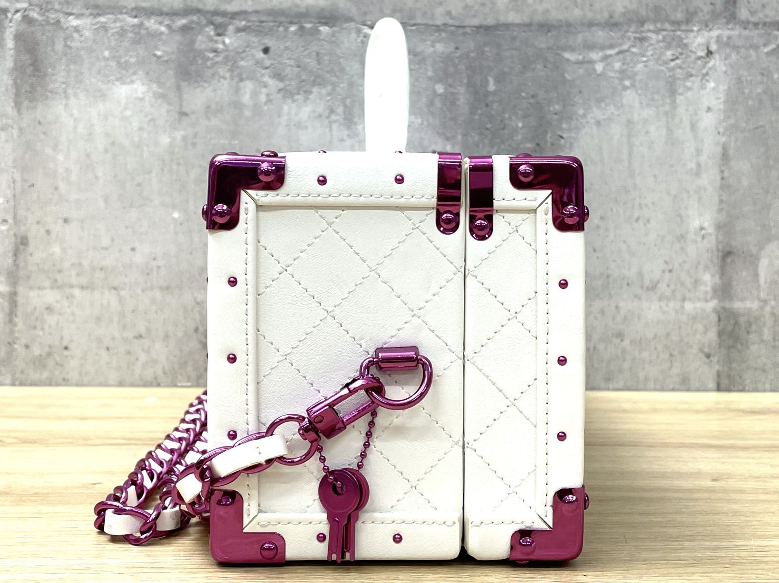 エンジェル ホワイト バレンタインデー ピンク ロゼ レザータイプ シャンパン オンライン限定特価]エンジェル シャンパン ロゼ バレンタイン