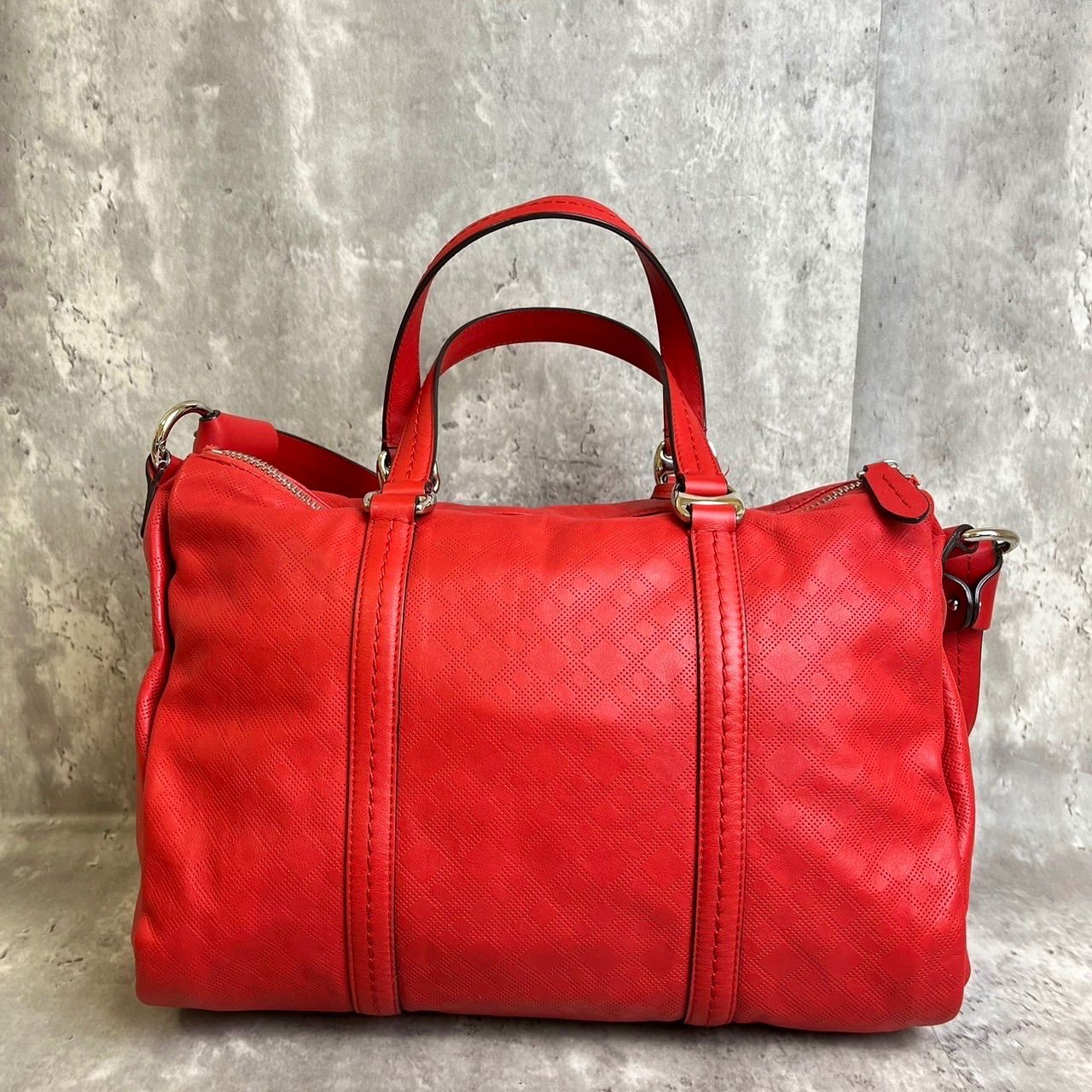 ✨良品✨BALLY バリー 2way ショルダーバッグ トートバッグ ハンド ミニボストン チャーム付き ゴールド金具 A4サイズ収納 レザー レッド  赤色