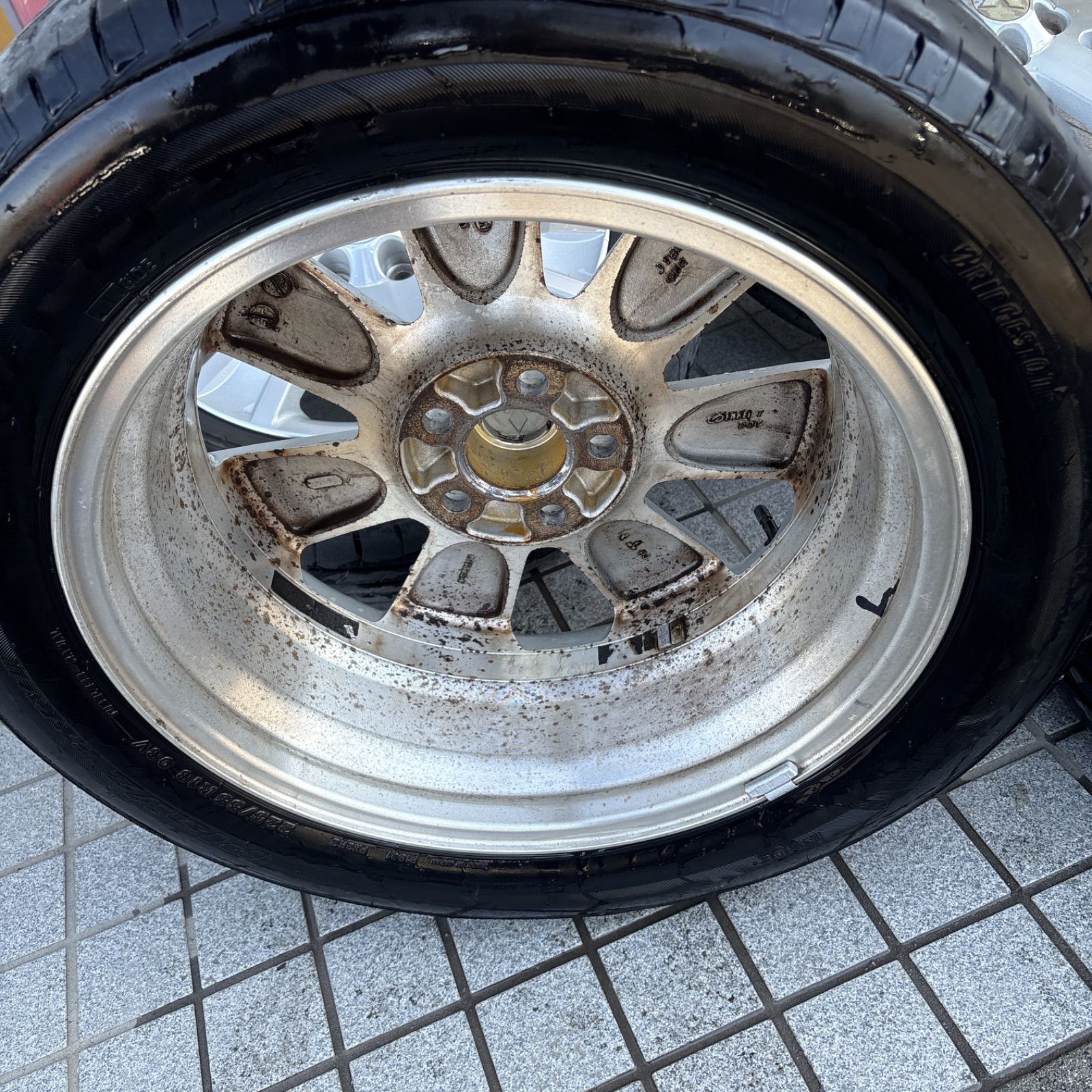 225|55r18