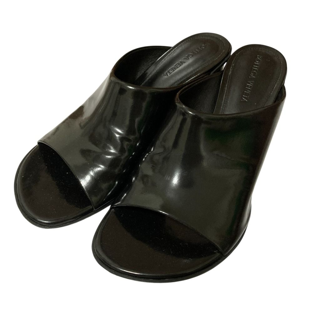 美品 BOTTEGA VENETA ボッテガヴェネタ パテントレザー ミュール